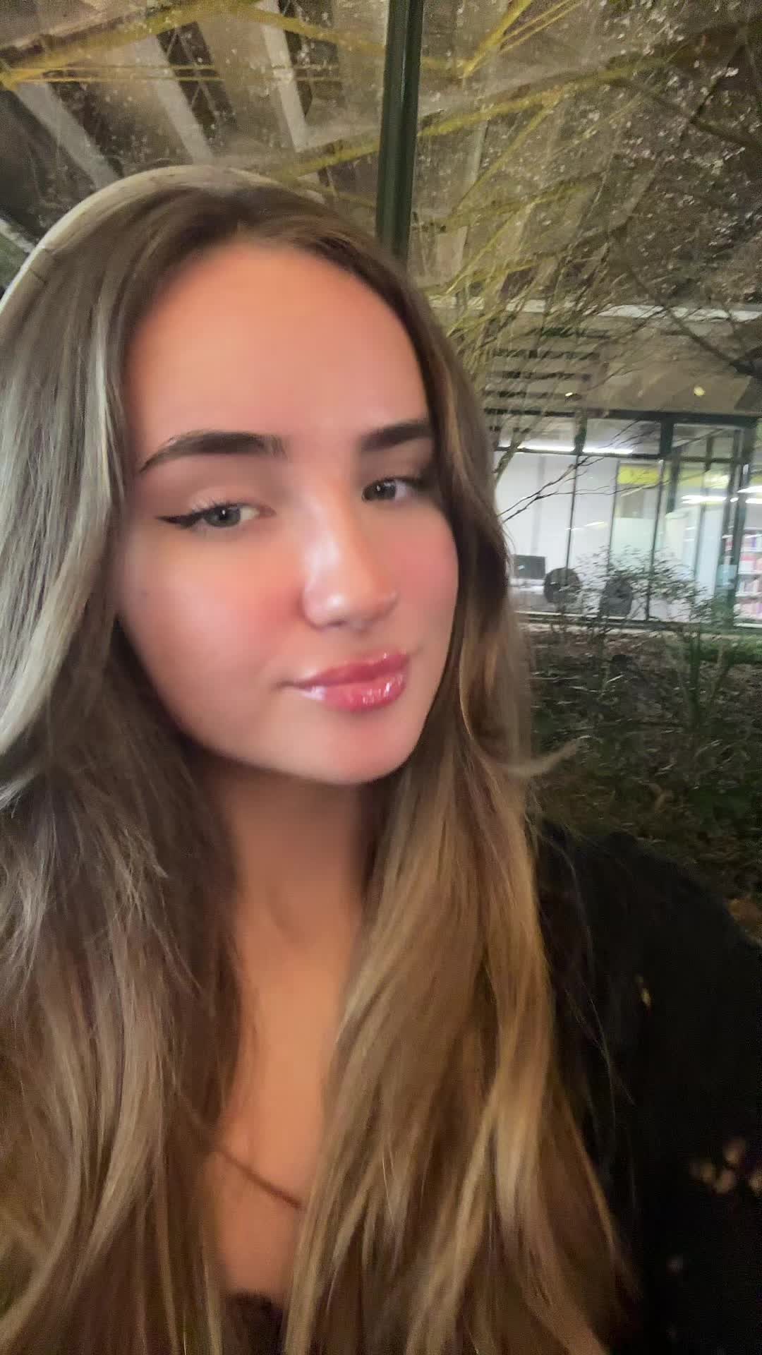 @Ava