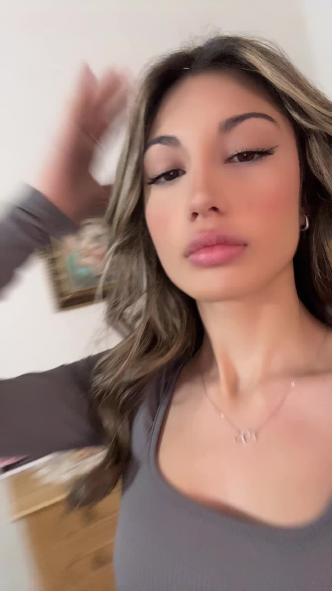 @Sofia🖤