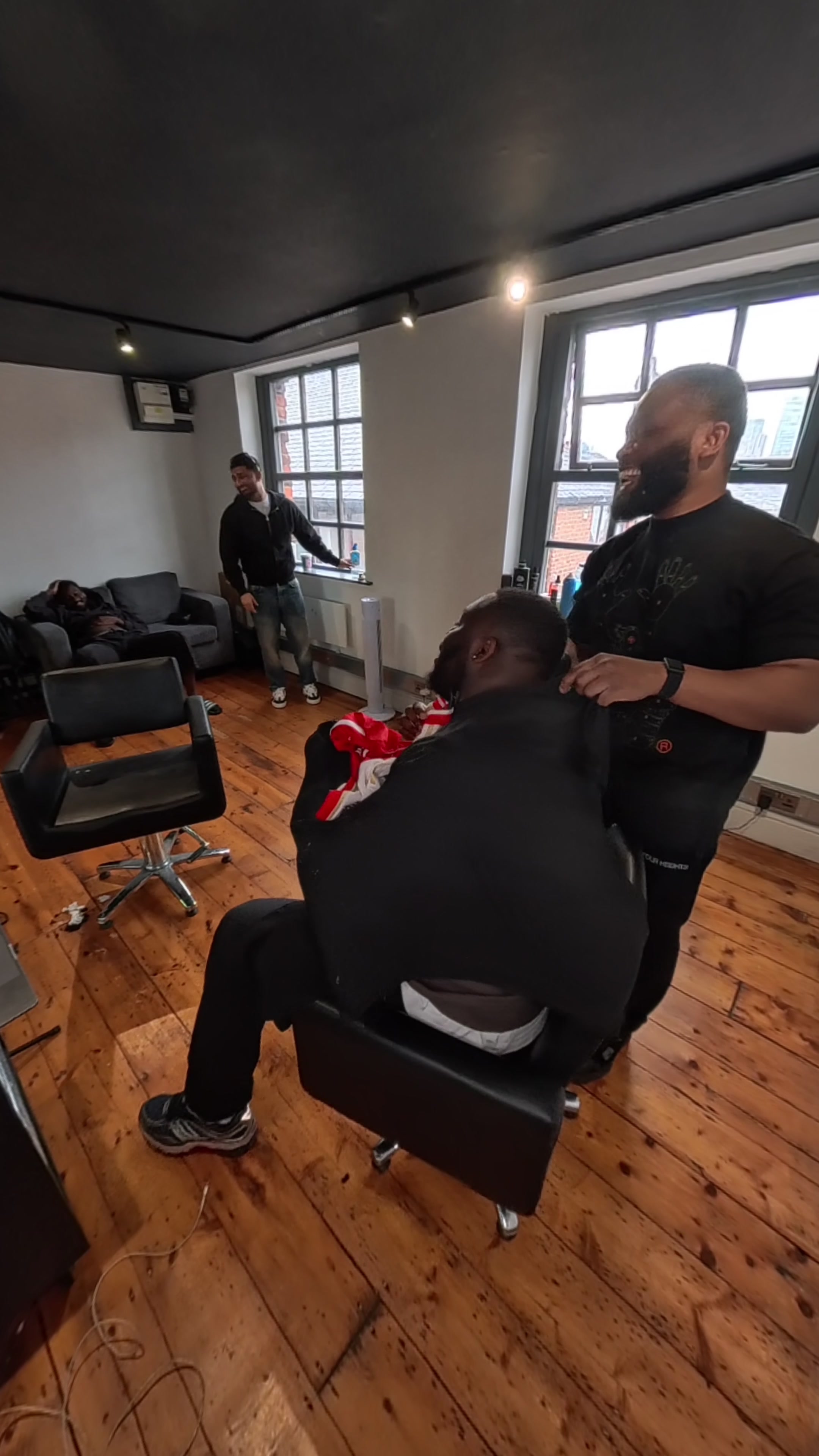 @CHIDZ BARBER