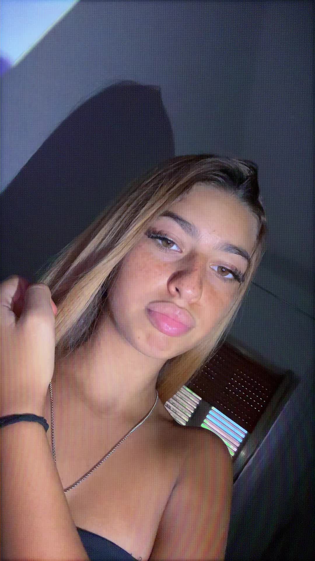 @𝓐🍒