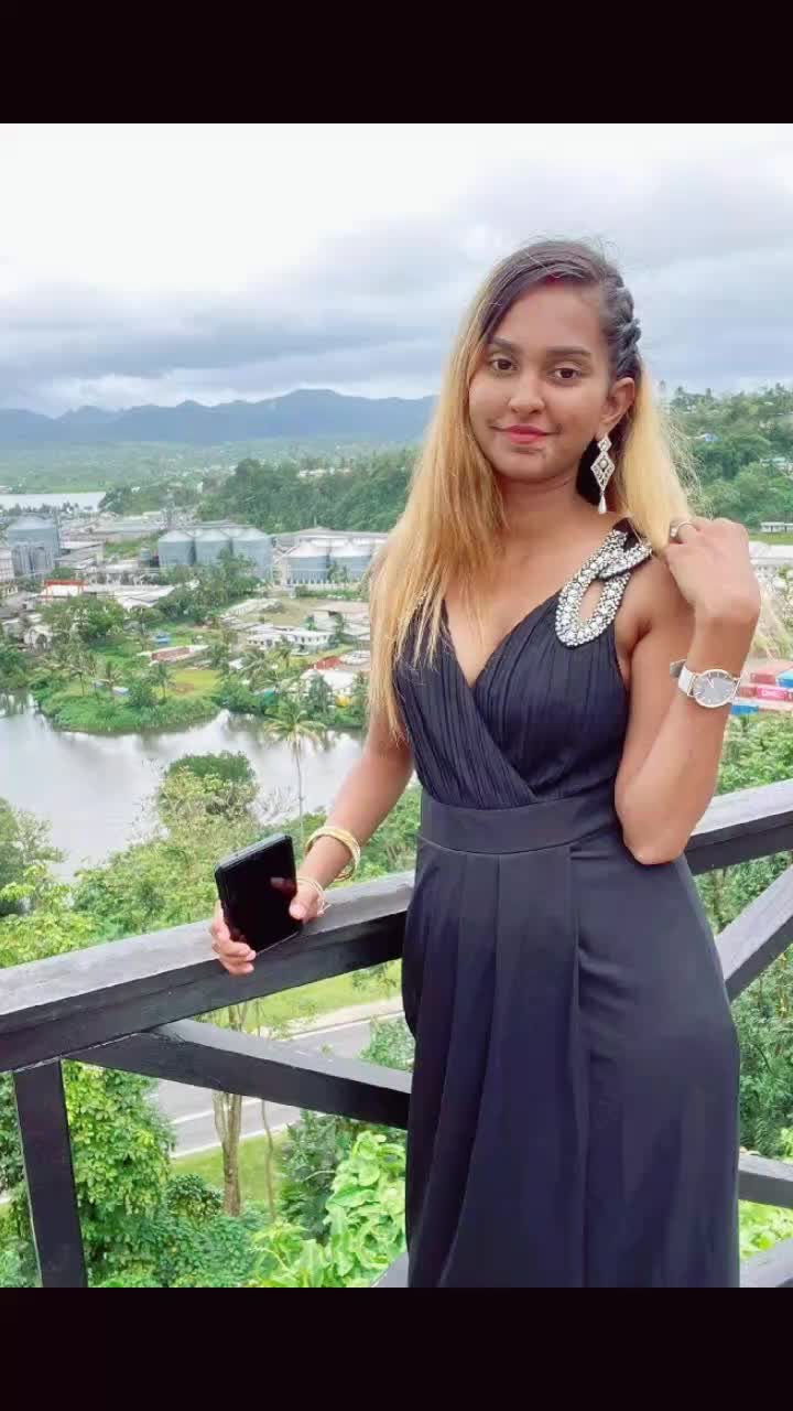 @🕉🦋Vanshika🦋🕉