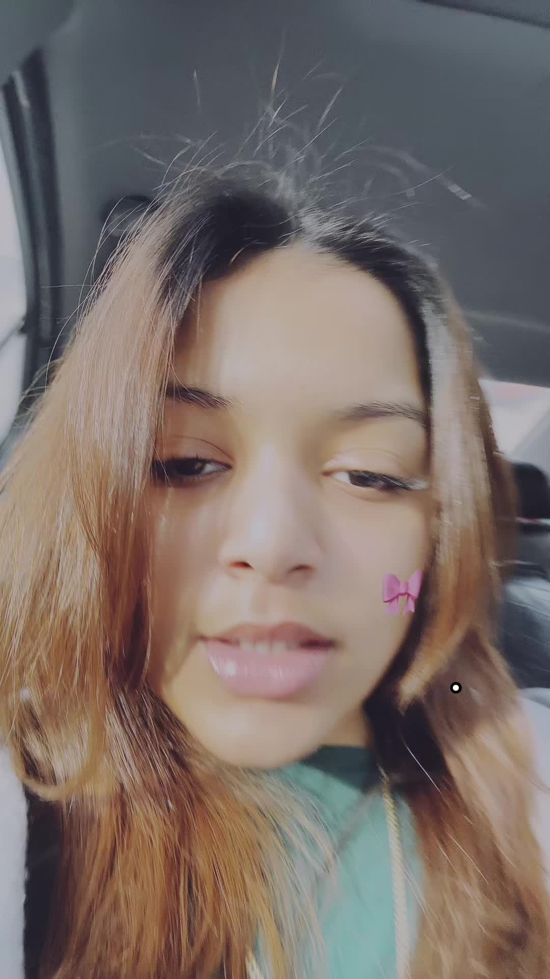 @Yazmariee 😗