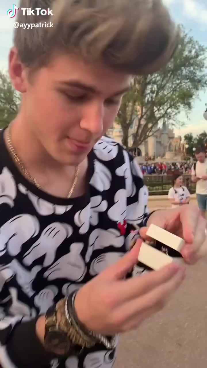 @tiktokistinder