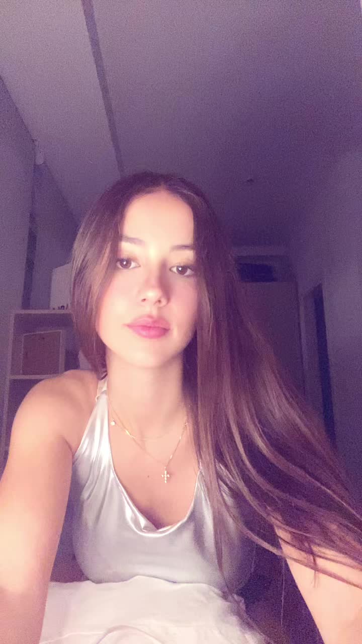 @sᴏғíᴀ sᴀɴᴅᴏᴠᴀʟ