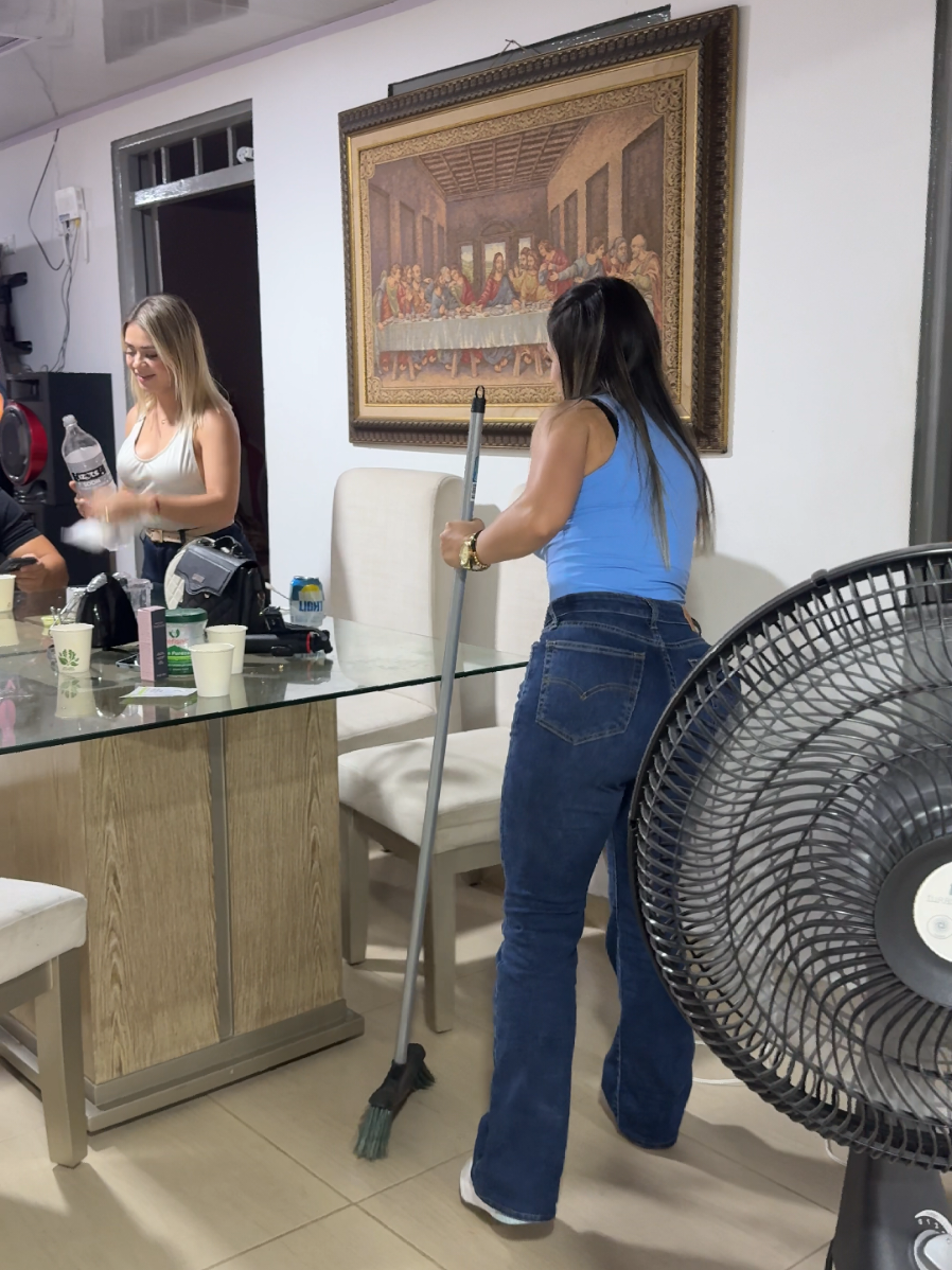 @dianavale8891
