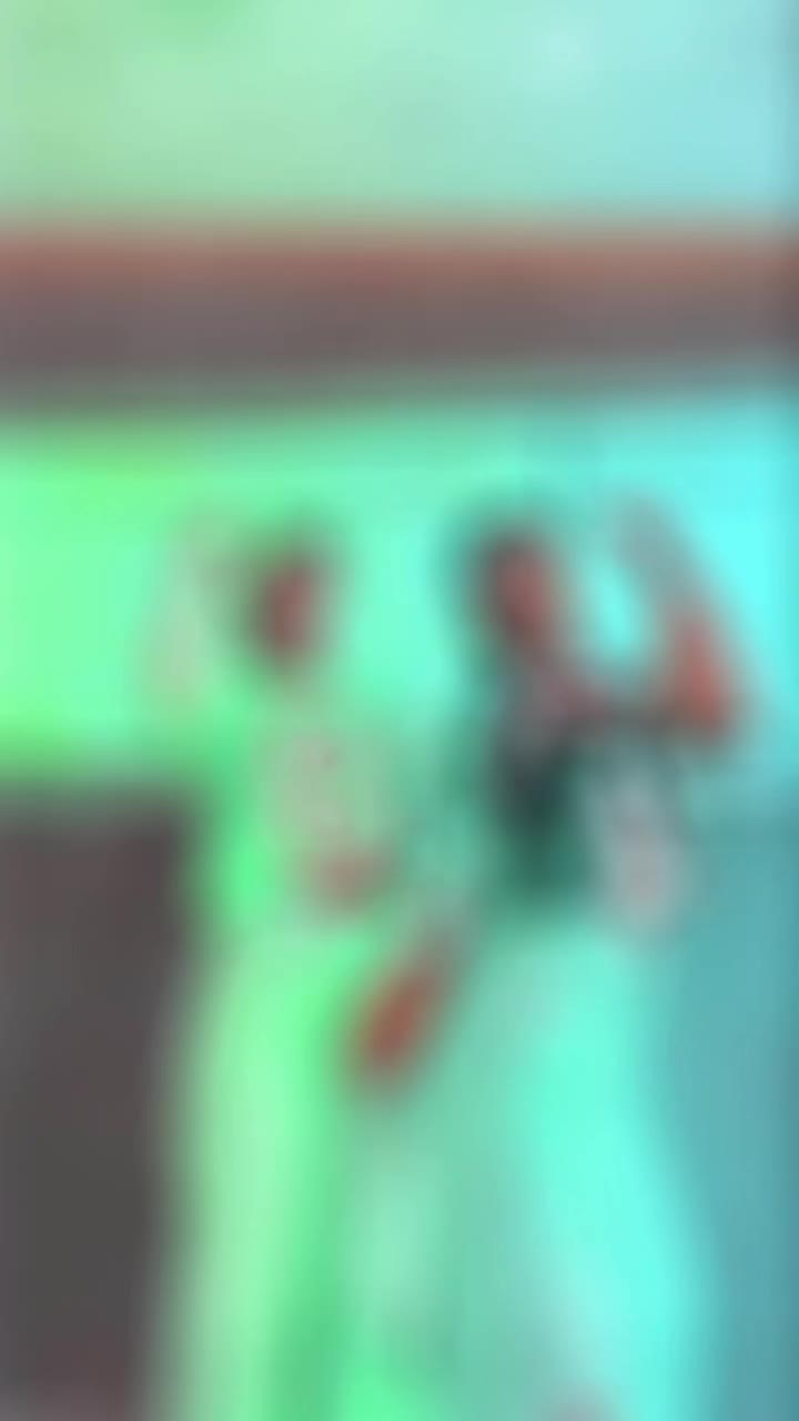 @Ellie !! ๐ ๐ญ