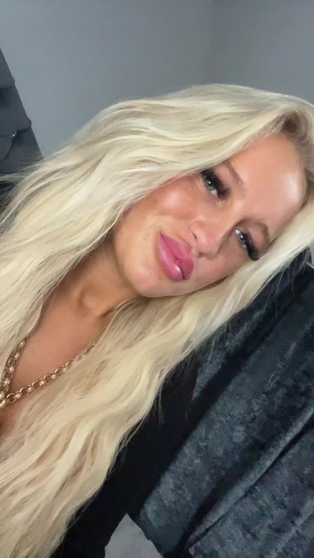 @hrglowellie