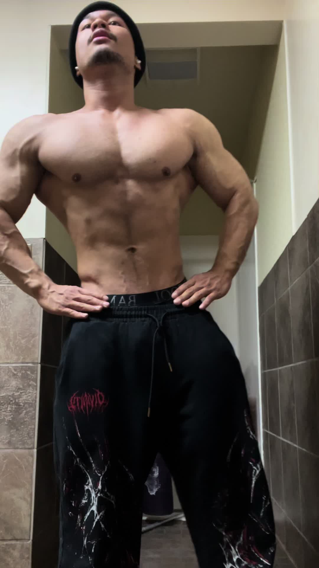 @Extralarge24