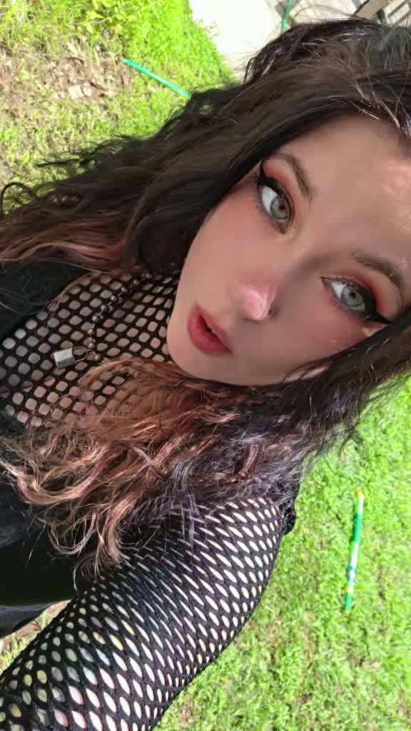 @your_local_emo_lady