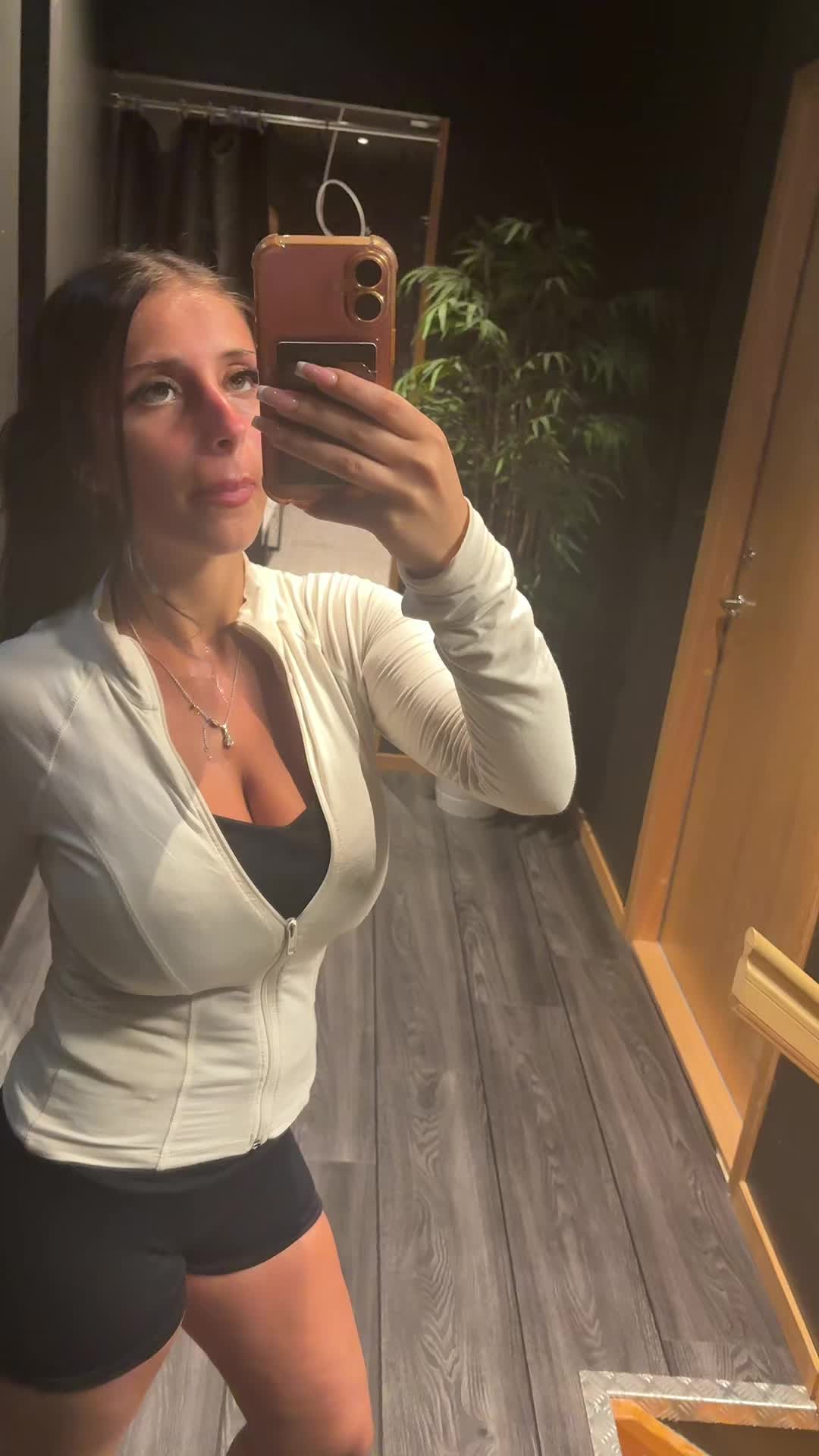 @elina