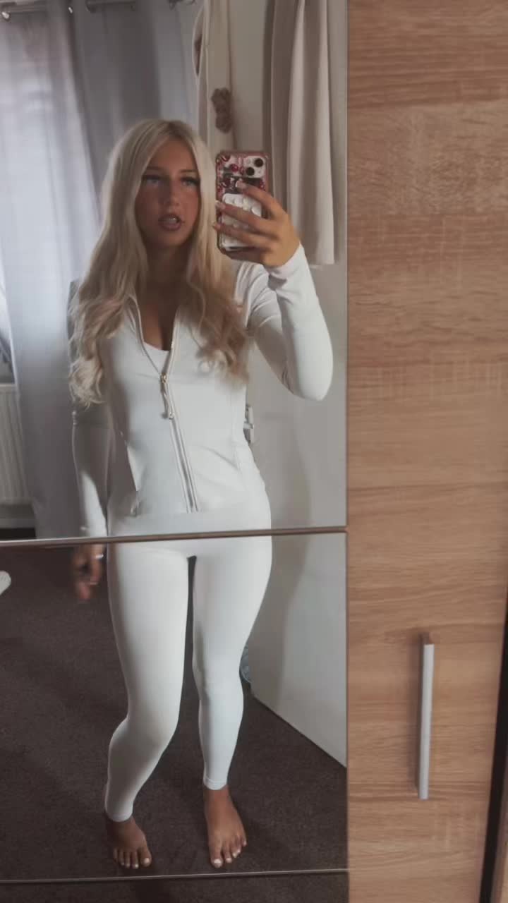 @𝐇𝐚𝐫𝐦𝐨𝐧𝐲🖤🐆👸🏼