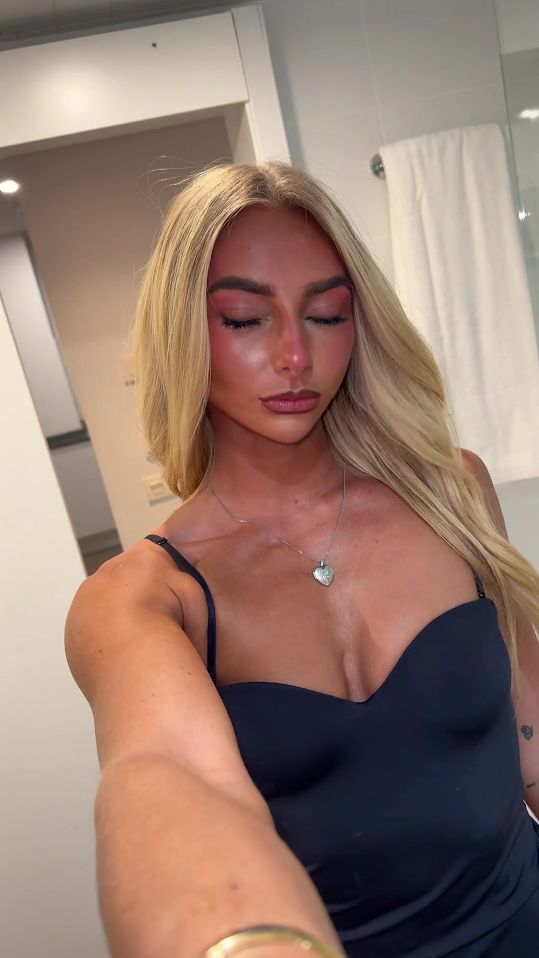 @chloehollyboyle