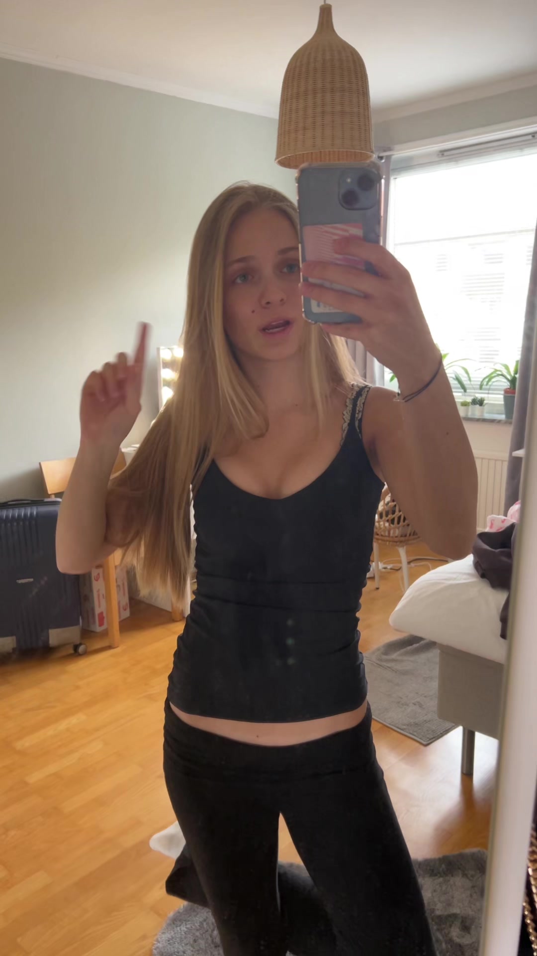 @bellaspammar