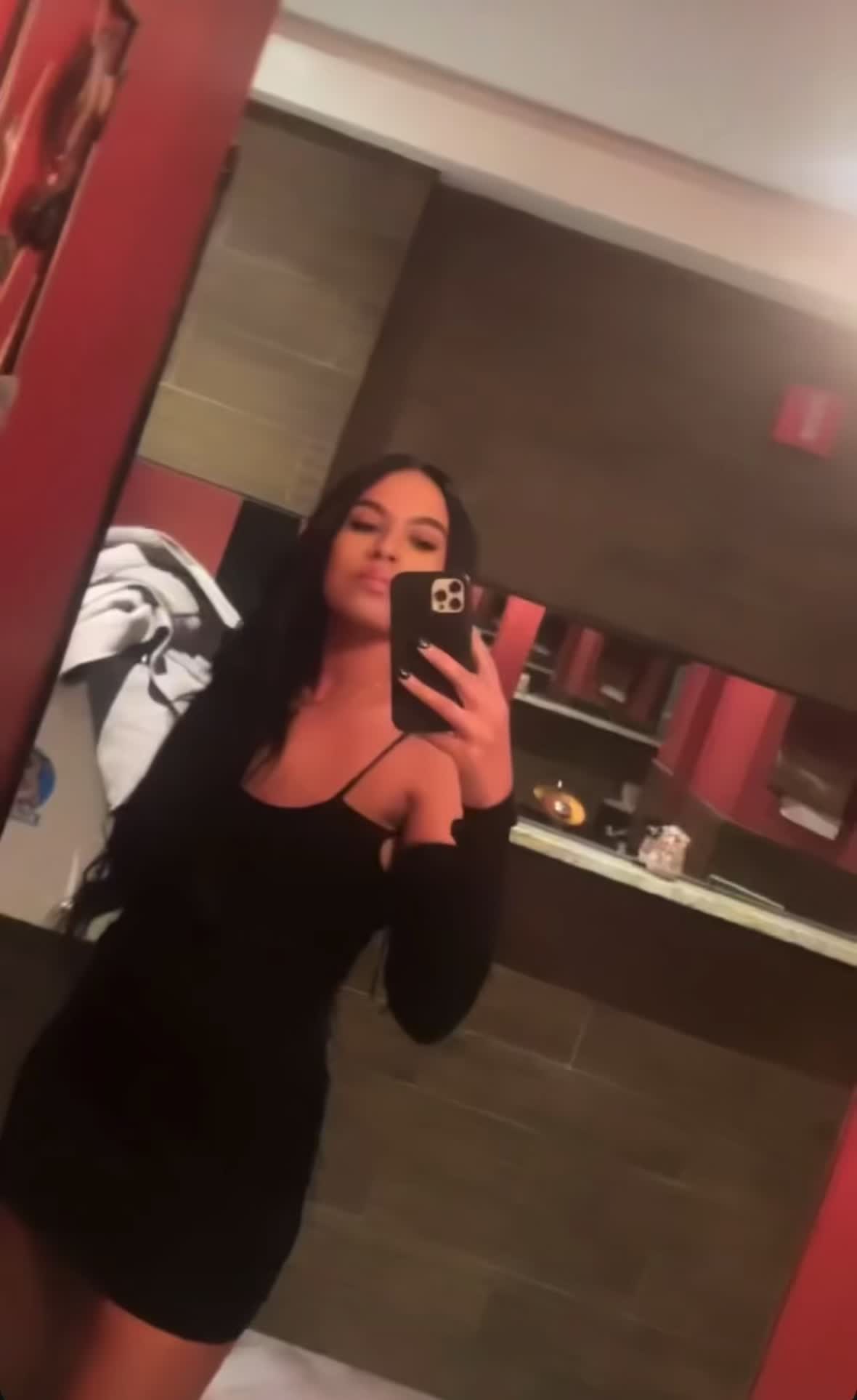 @EleynA