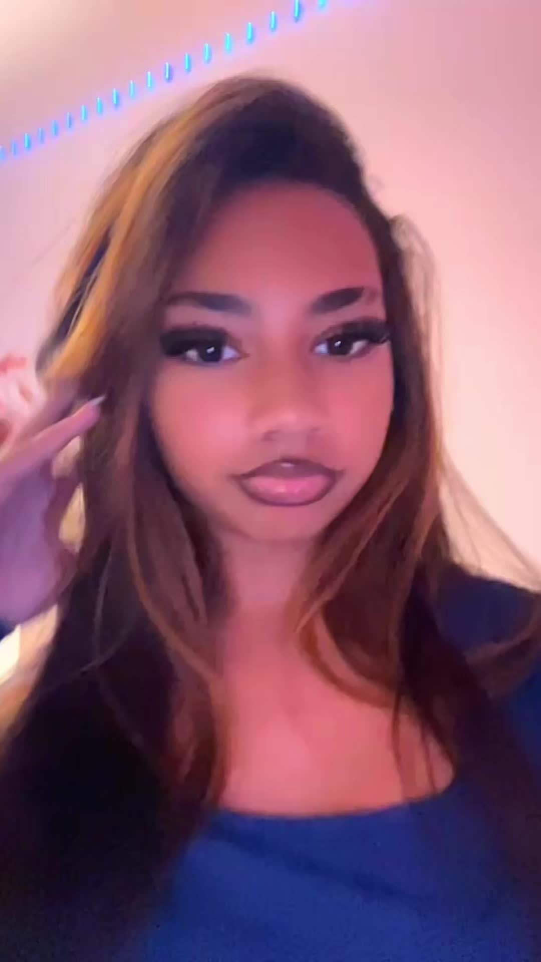 @𝐍𝐚𝐞̈𝐥𝐲𝐚