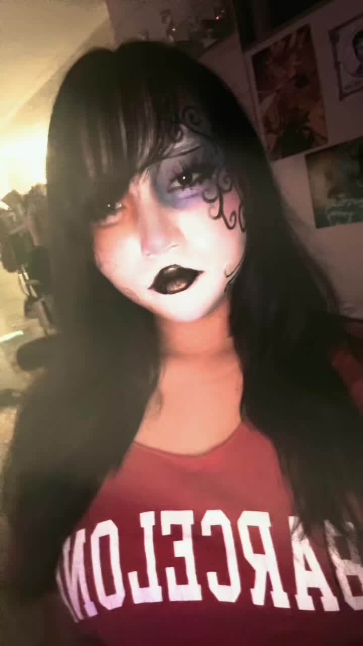 @👾