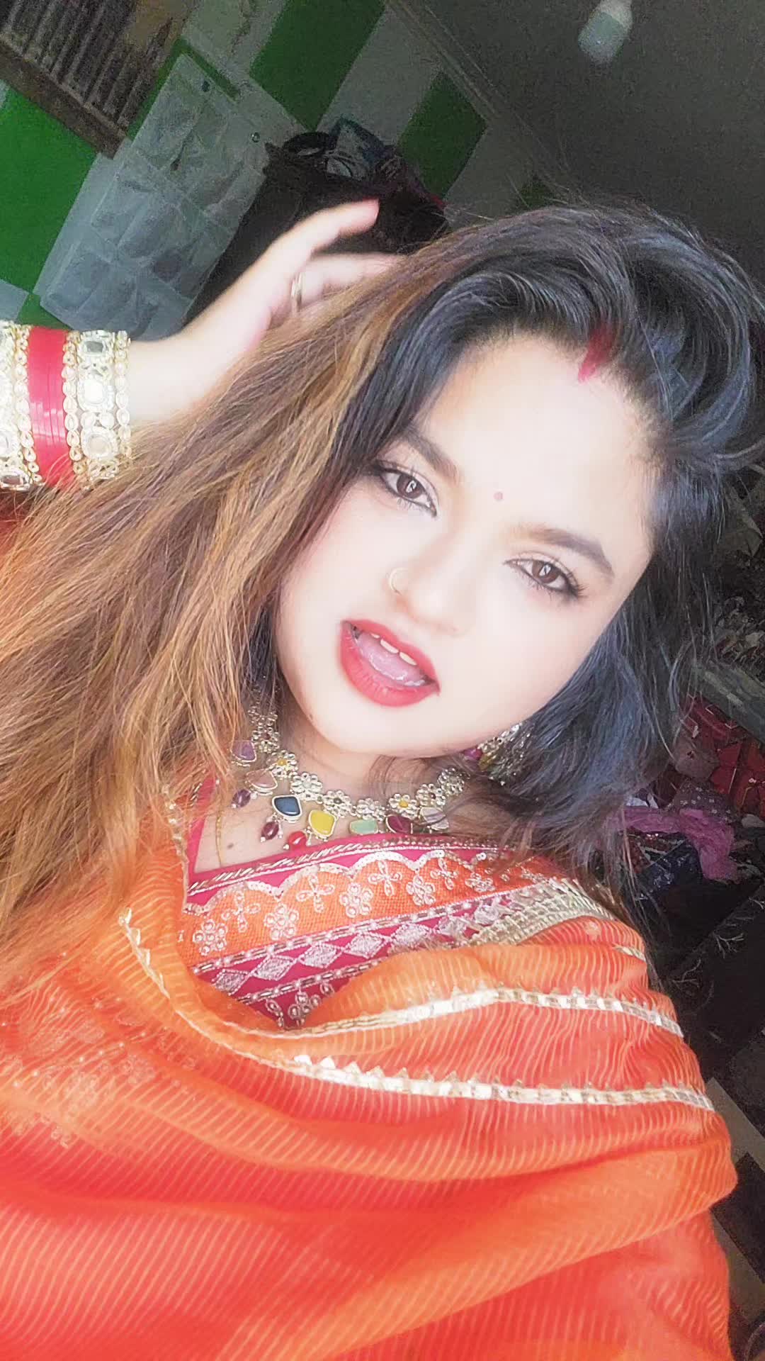 @MAAHI NEGI 👸