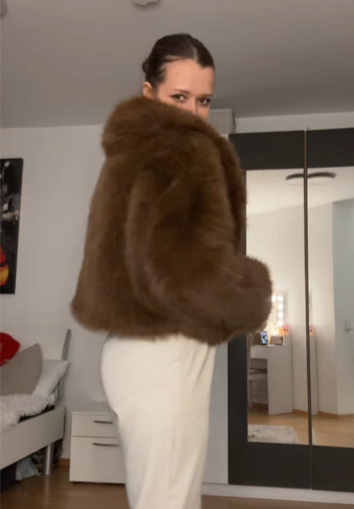 @Ella