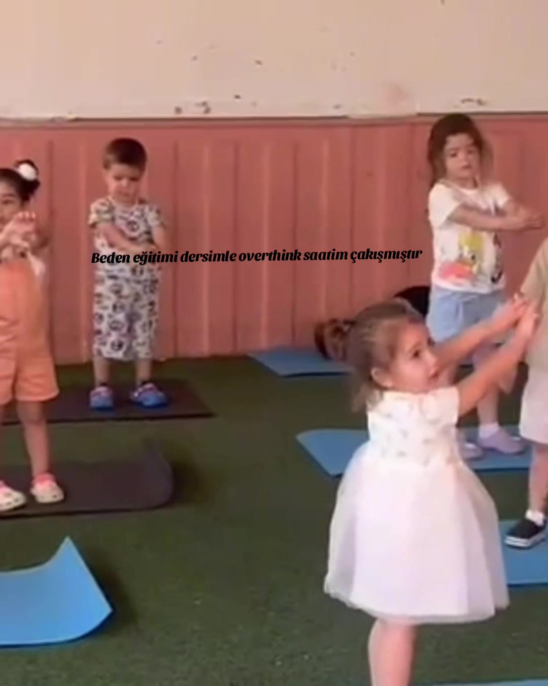@&Ouml;znur Akar