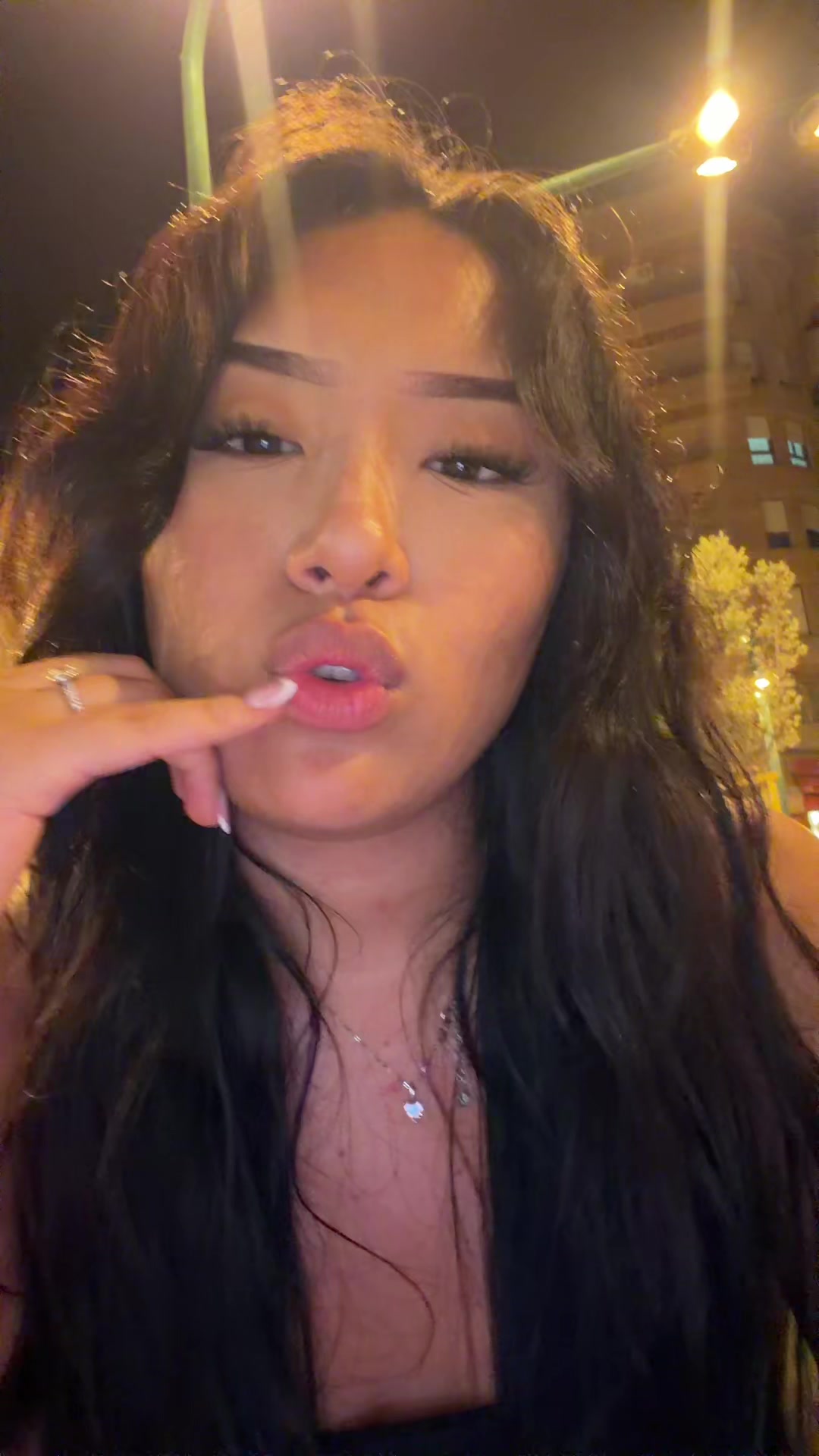 @Saheliii_