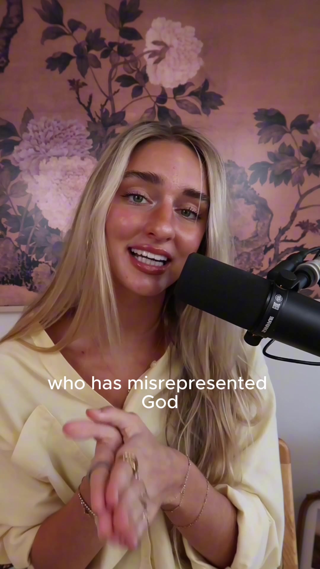 @AVERY RODRIGUEZ 🌺