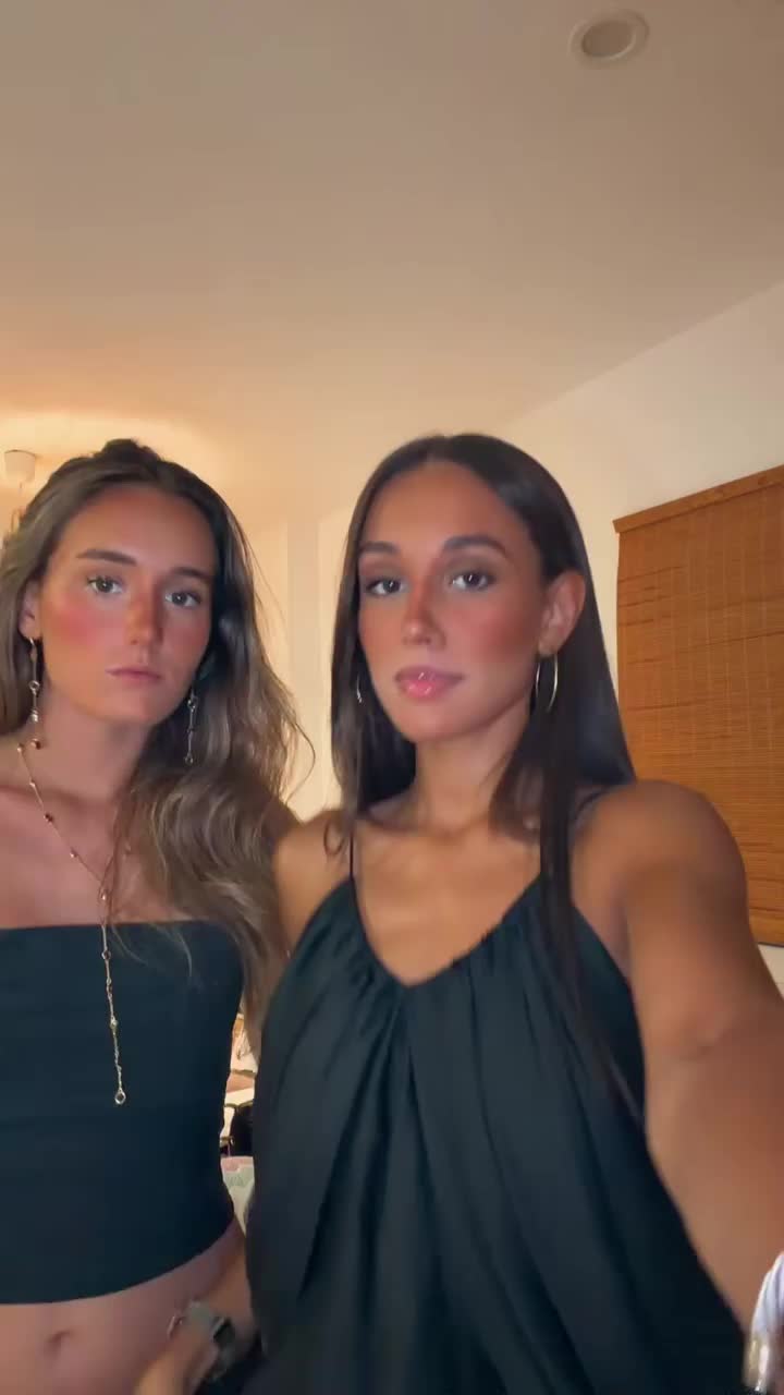 @Elenacadaavid