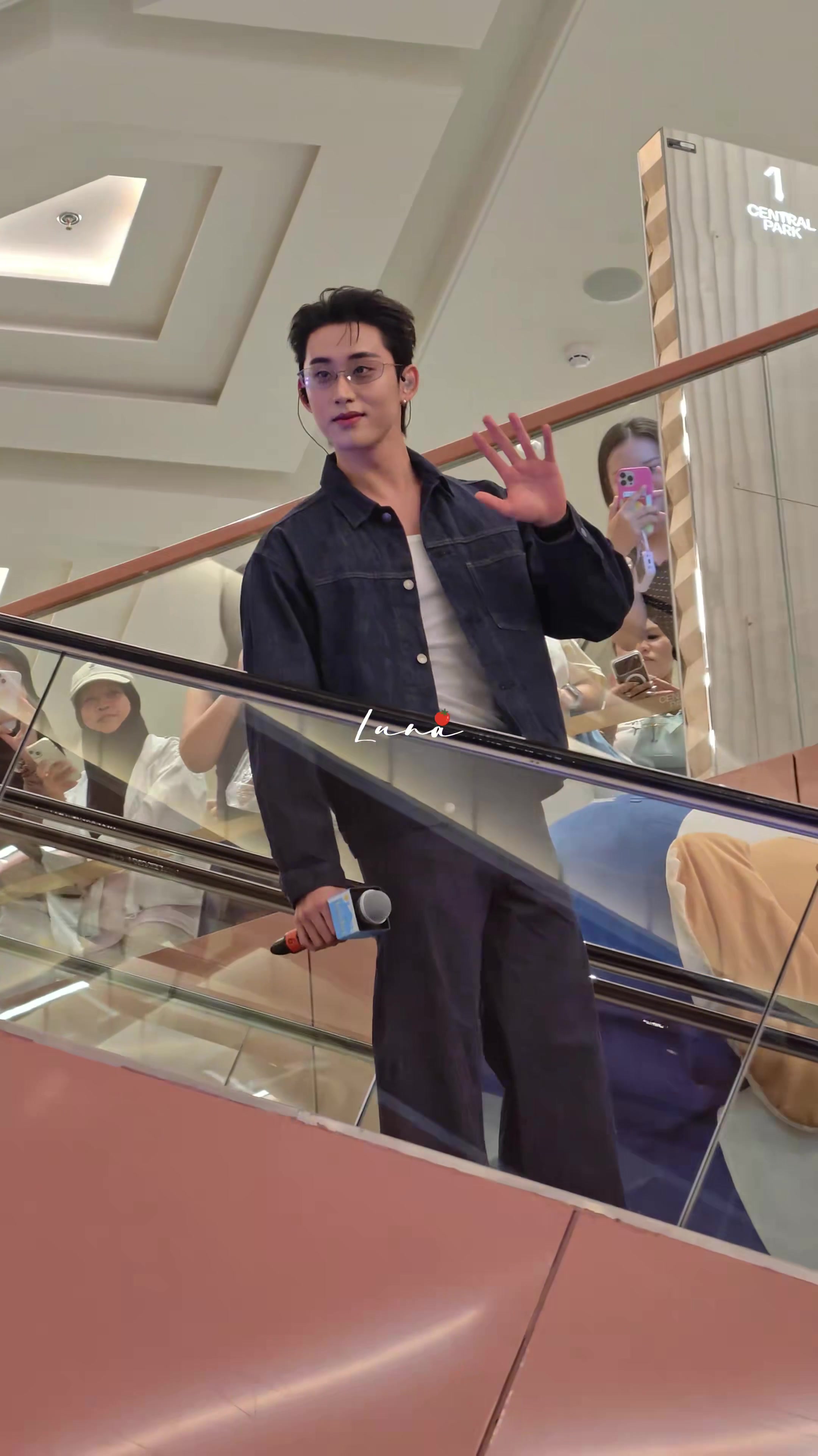 @nongwesleyaunty🎸🦈🥚