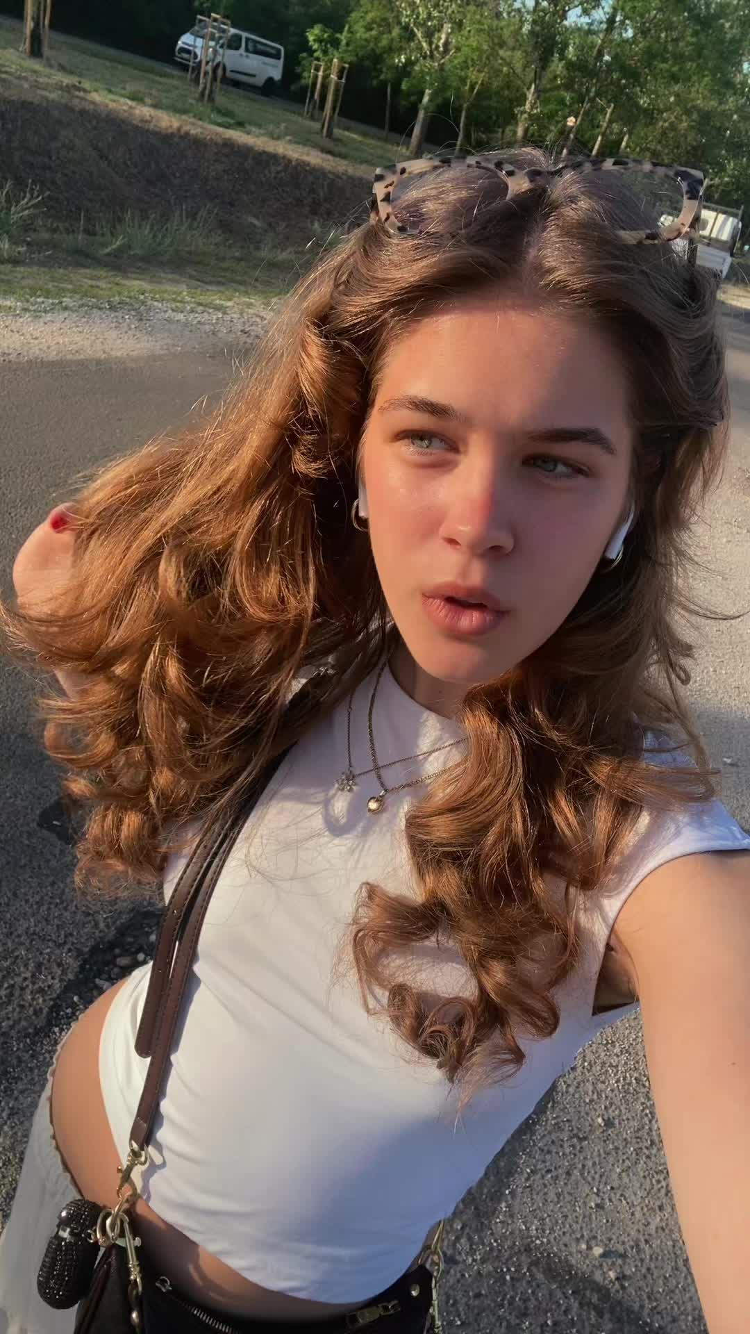 @laura
