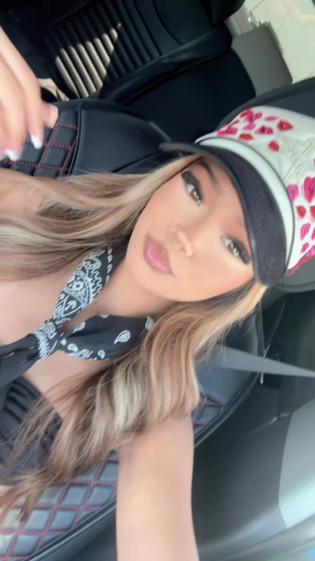 @madriennee