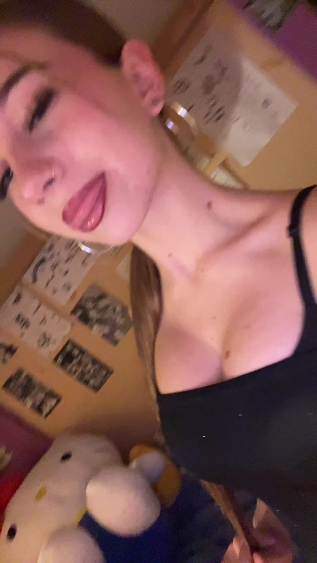 @🐰