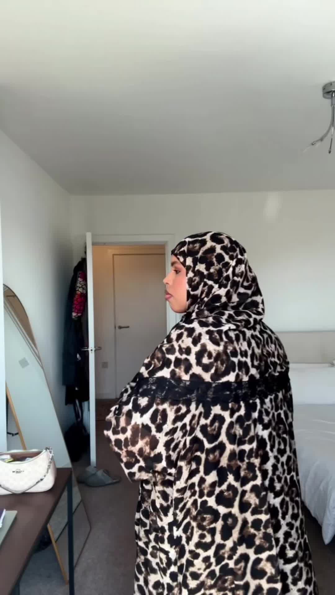 @Aisha🧸
