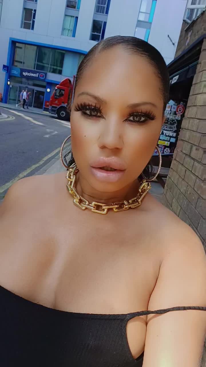 @Zahra Palmer aka The Body