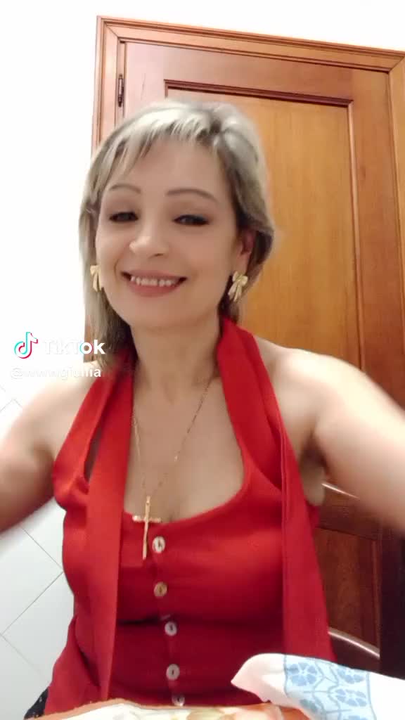 @GIULLIA FATA DE LA IA IASI