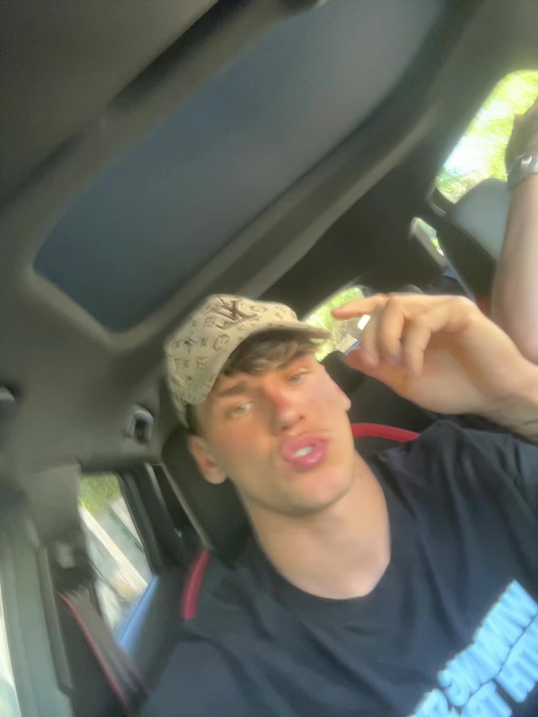 @Domi