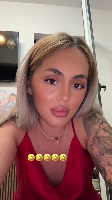 @juliicaa
