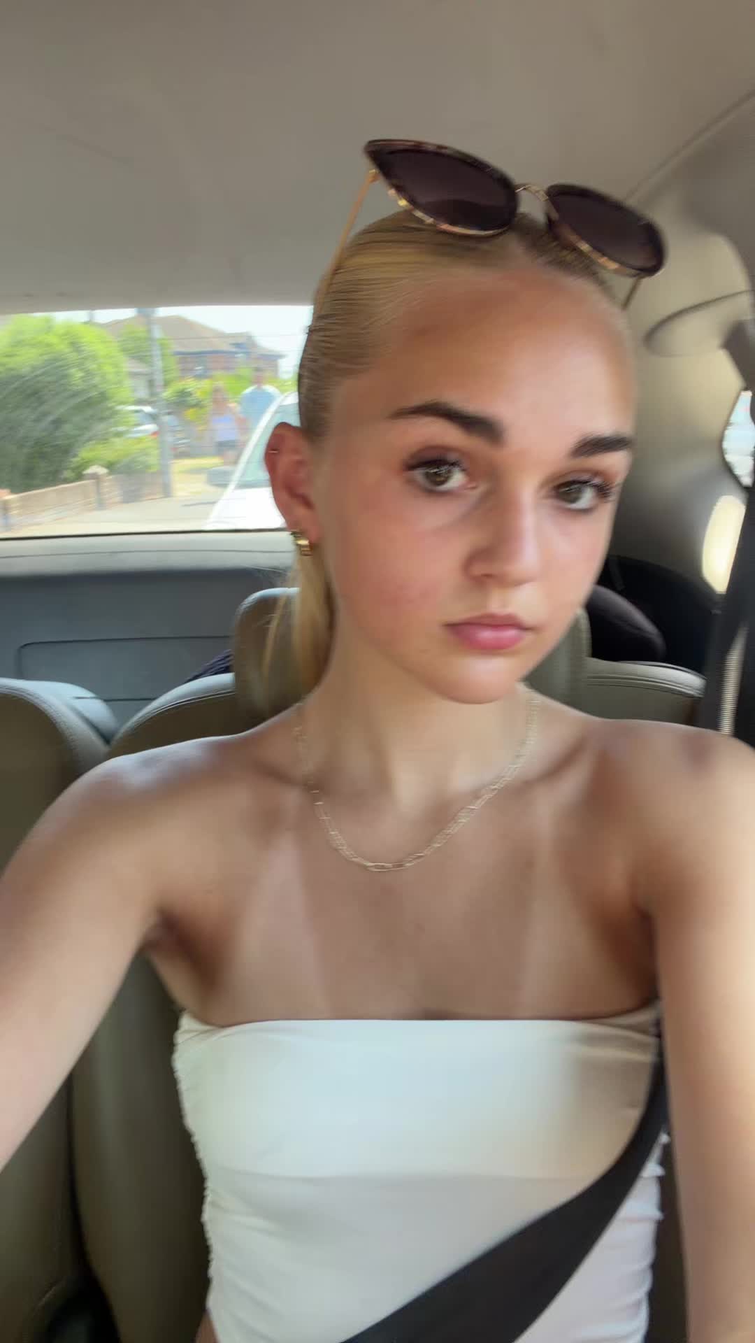 @itsskyyeeeee