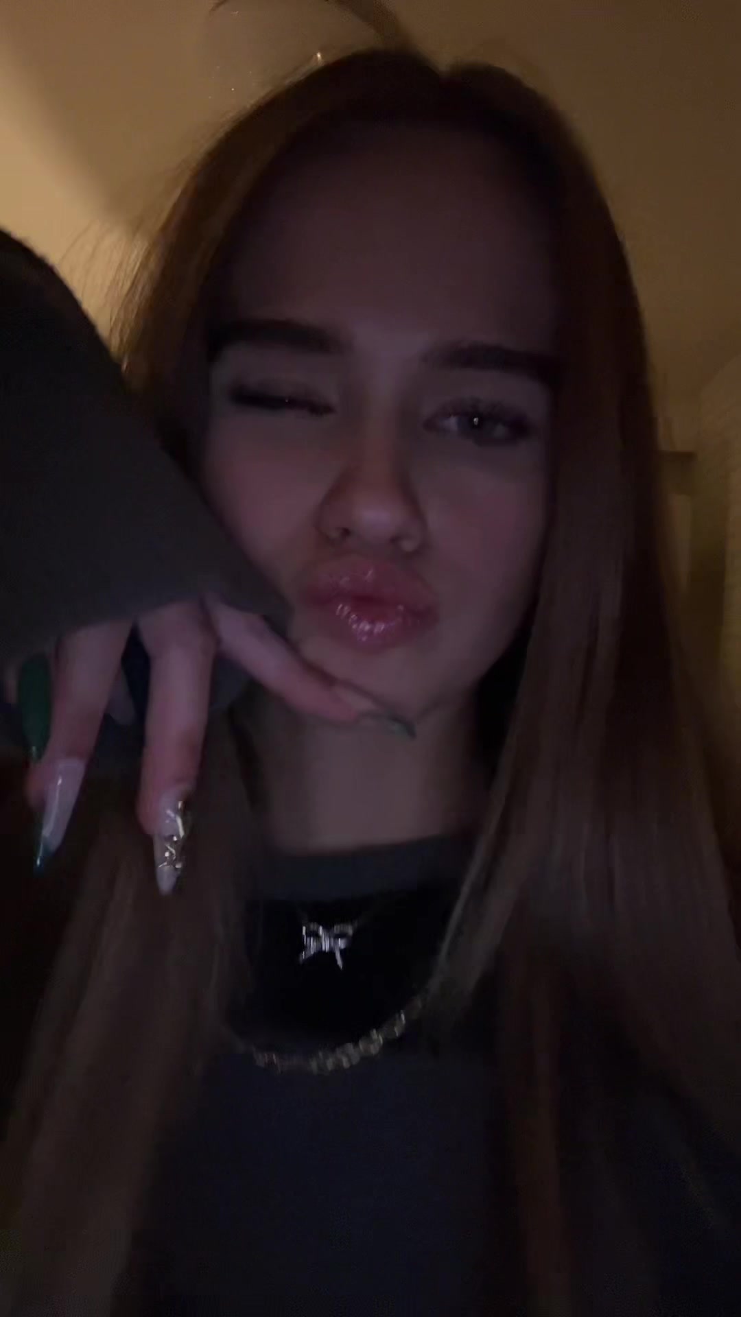 @nia