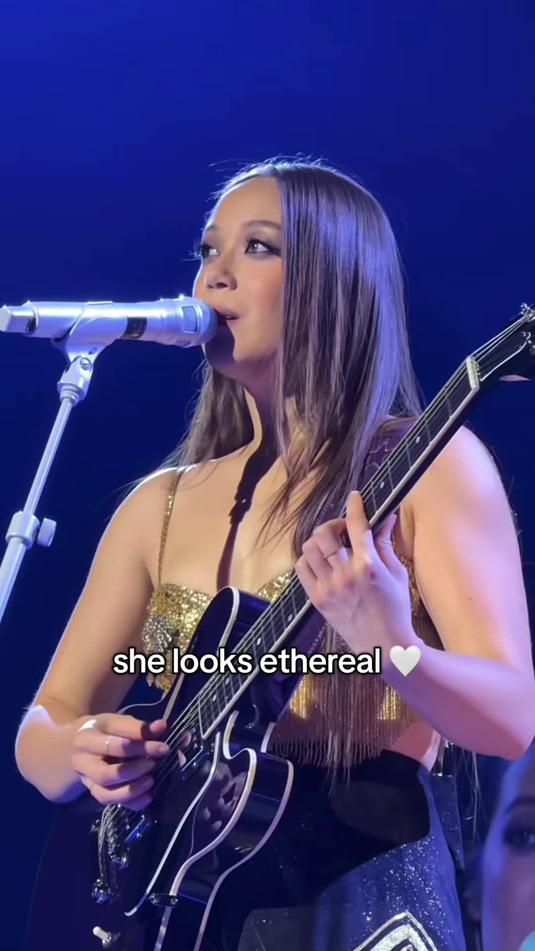 @maddie <3 (fan account)