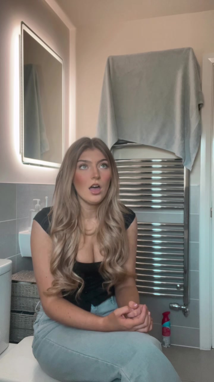 @anniemcl_