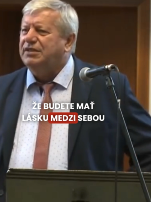 @Alexander BARK&Oacute;CI