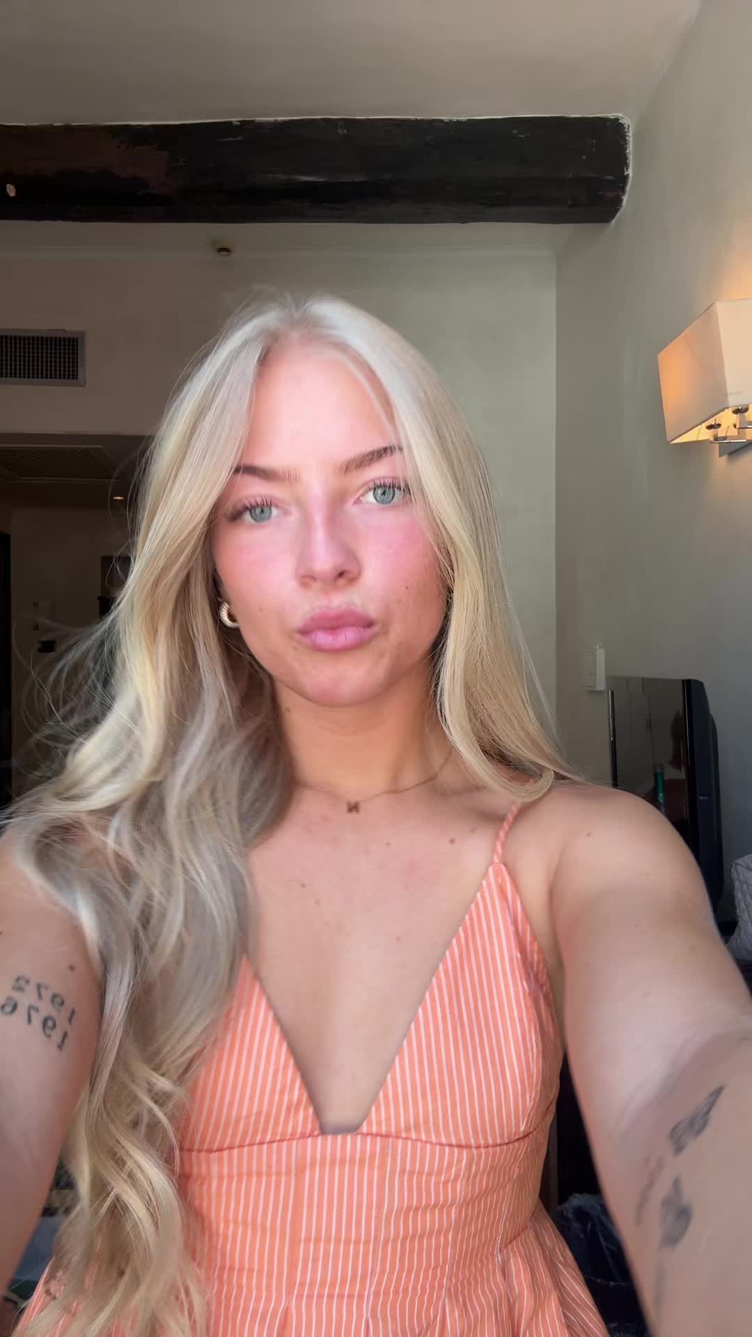@Nellieee