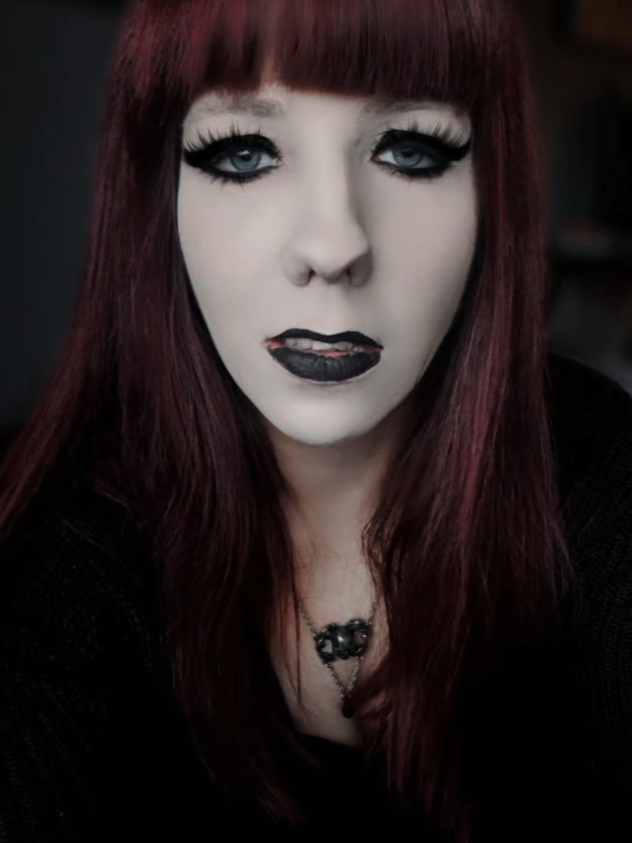@🖤🩸🦇_VampireGothQueen_🦇🩸🖤