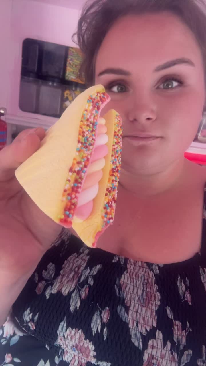 @Lickedy split treat caravan