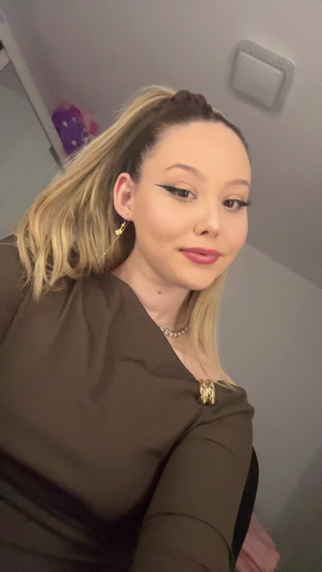 @👸🏼