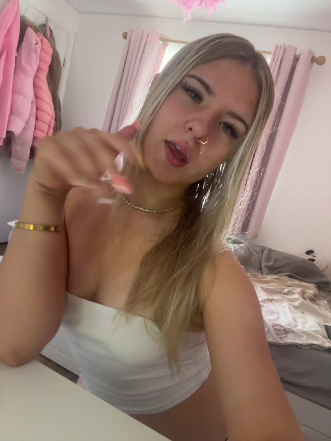 @vic ꨄ