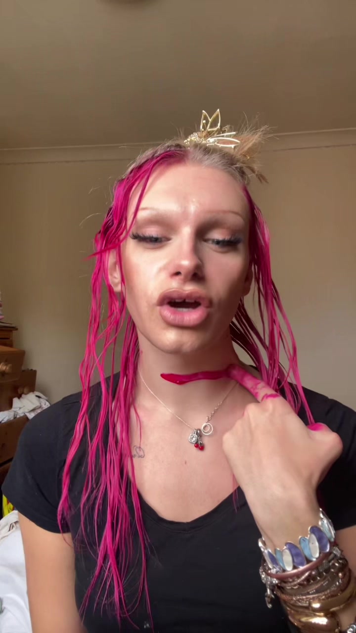 @Rain🦢🥀🍒🩰💿💌