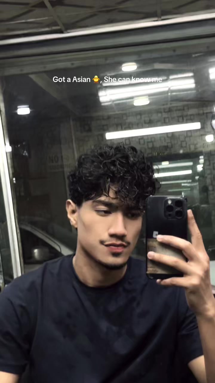 @𝐌𝐞𝐞𝐫𝐚𝐧🕊️