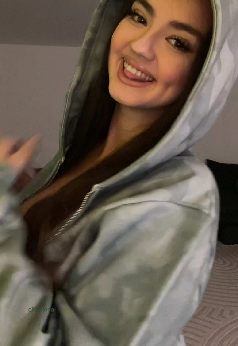 @elona845