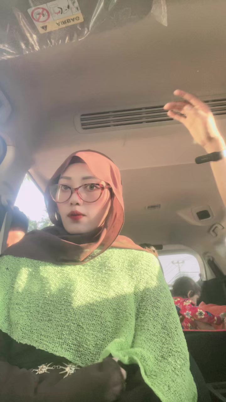 @𝑵𝒐𝒗𝒊𝒕𝒂 𝒑𝒖𝒕𝒓𝒊.🥀🐛