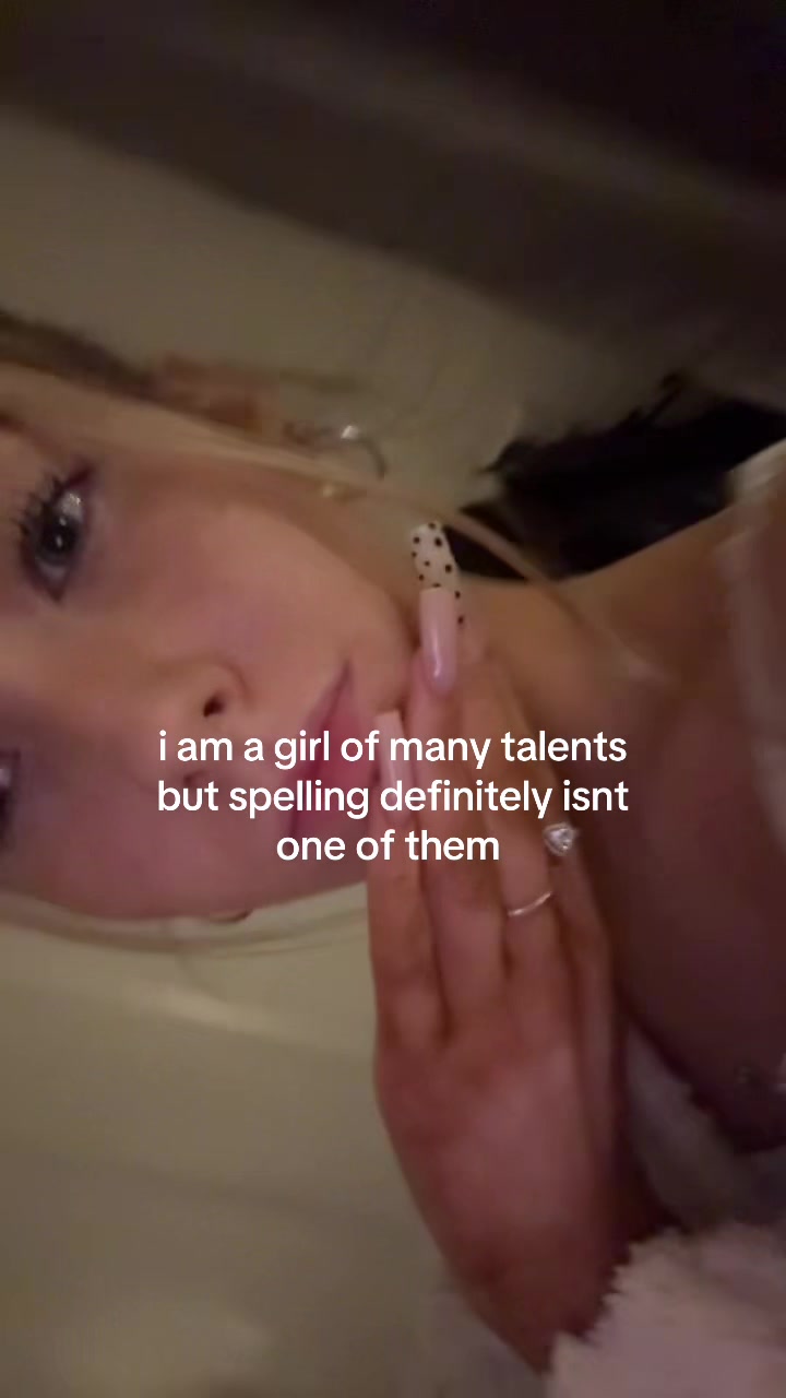 @𝐞